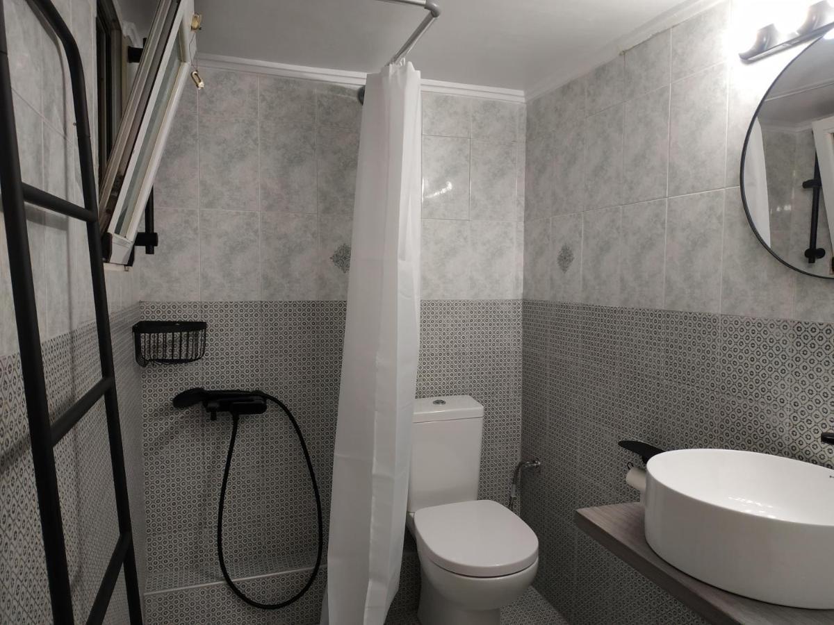 Cozy Apartment Near Metro Station Agia Marina Atina Dış mekan fotoğraf