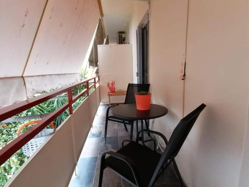 Cozy Apartment Near Metro Station Agia Marina Atina Dış mekan fotoğraf