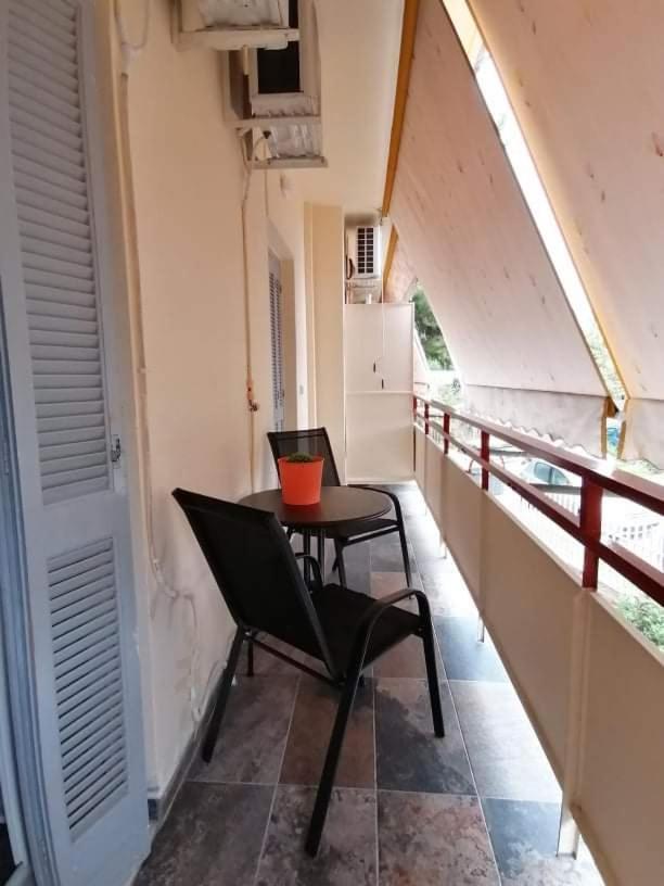 Cozy Apartment Near Metro Station Agia Marina Atina Dış mekan fotoğraf