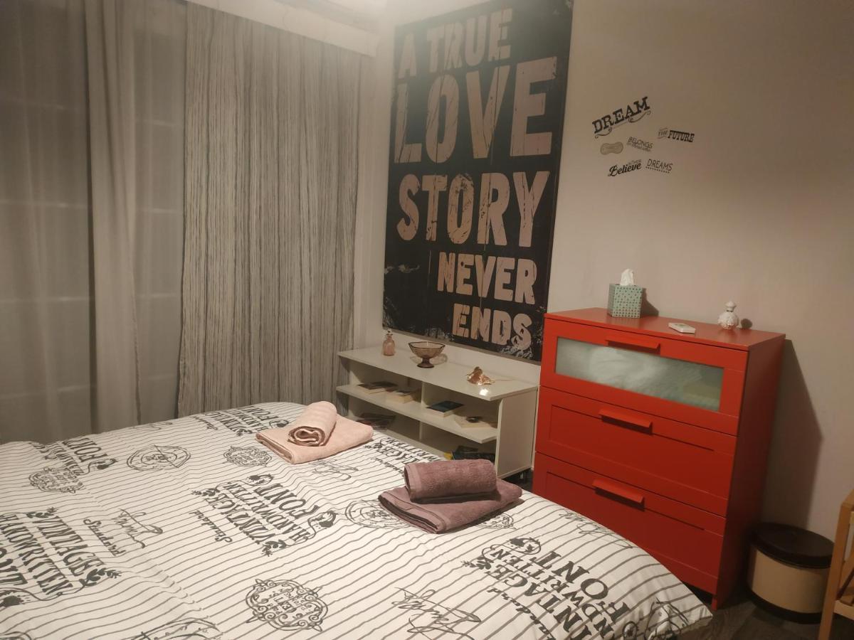 Cozy Apartment Near Metro Station Agia Marina Atina Dış mekan fotoğraf