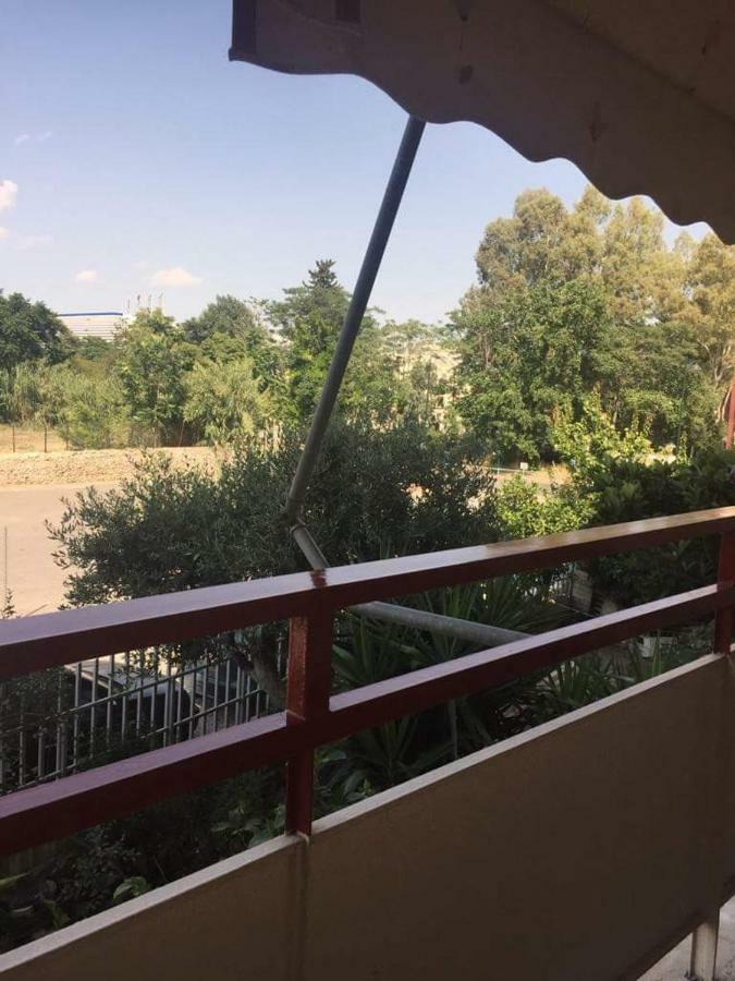 Cozy Apartment Near Metro Station Agia Marina Atina Dış mekan fotoğraf